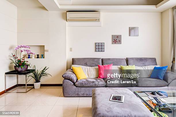 neat and tidy living room - tidy room stock pictures, royalty-free photos & images