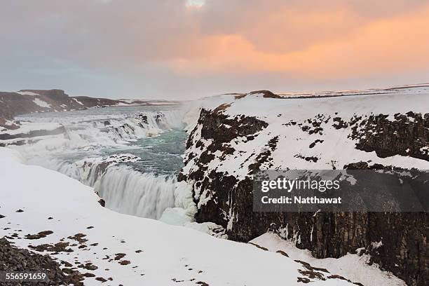 gullfoss waterfall in winter iceland - gullfoss falls stock-fotos und bilder