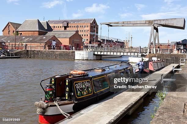 llanthony lift bridge at gloucester docks - galley quay stock pictures, royalty-free photos & images