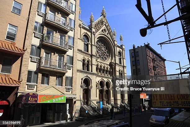 historic eldridge street synagogue - religiöse stätte stock-fotos und bilder