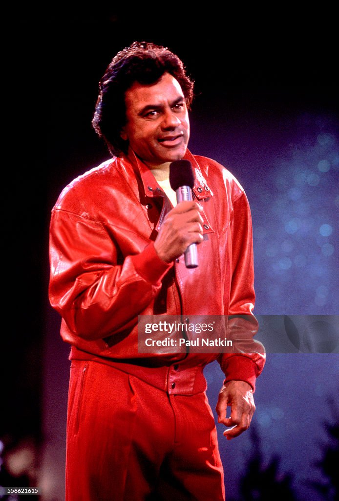 Tony Mathis Singer American singer Johnny Mathis performs on the 'Oprah Winfrey Show ...