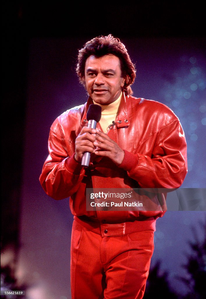 Tony Mathis Singer American singer Johnny Mathis performs on the 'Oprah Winfrey Show ...