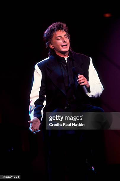 American musician Barry Manilow performs on the 'Oprah Winfrey Show,' Chicago, Illinois, June 19, 1992.
