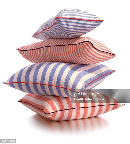 pillows - kussen beddengoed stockfoto's en -beelden