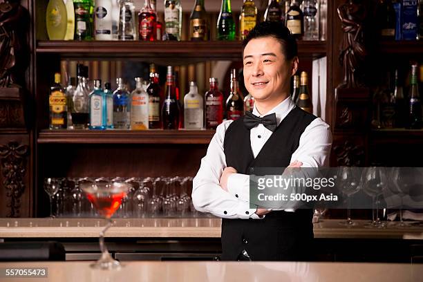 bartender - bar drink establishment stock pictures, royalty-free photos & images