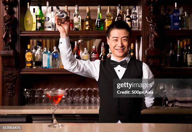 bartender - bar drink establishment stock pictures, royalty-free photos & images