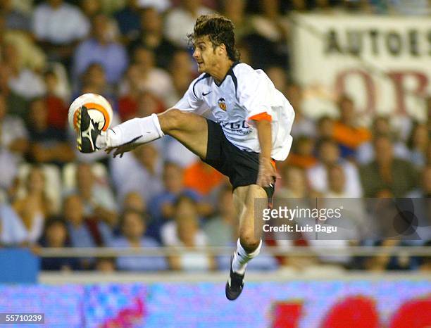 Pablo Aimar of Valencia in action during the La Liga match between Valencia and Deportivo at the Mestalla Stadium September 17, 2005 in Valencia,...