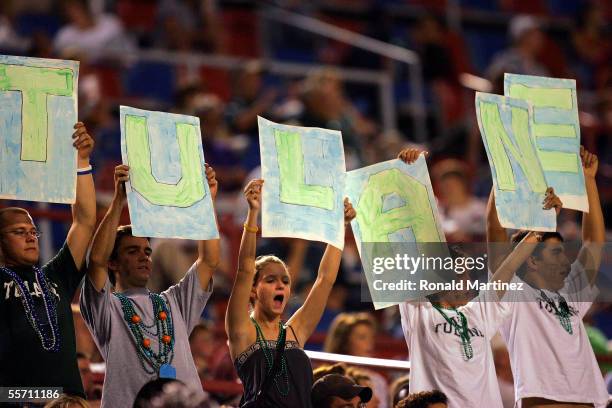 Fans of the Tulane Green Wave cheer during play against the Mississippi State Bulldogs on September 17, 2005 at Independence Stadium in Shreveport,...