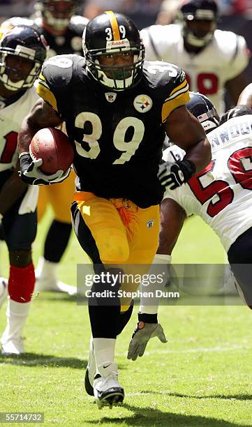 Running back Willie Parker of the Pittsburgh Steelers runs for a touchdown in the third quarter against the Houston Texans on September 18, 2005 at...