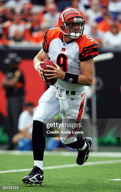 Carson Palmer of the Cincinnati Bengals rolls out to pass against the Minnesota Vikings during the NFL game on September 18, 2005 at Paul Brown...