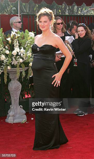 Actress Jennifer Garner arrives at the 57th Annual Emmy Awards held at the Shrine Auditorium on September 18, 2005 in Los Angeles, California.