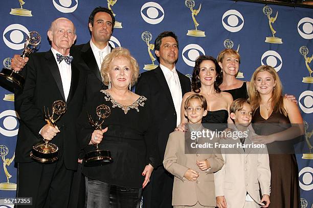 The cast of 'Everybody Loves Raymond', Peter Boyle, Brad Garrett, Doris Roberts, Ray Romano, Patricia Heaton, Monica Horan, Sawyer Sweeten, Sullivan...