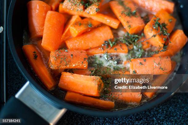 honey-glazed carrots - glazed food - fotografias e filmes do acervo