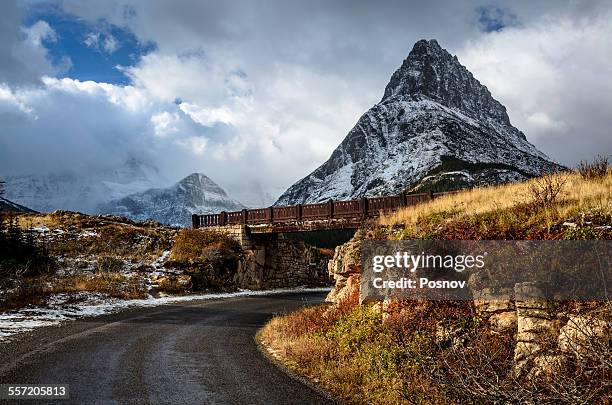 road in many glacier valley - going to the sun road stock pictures, royalty-free photos & images