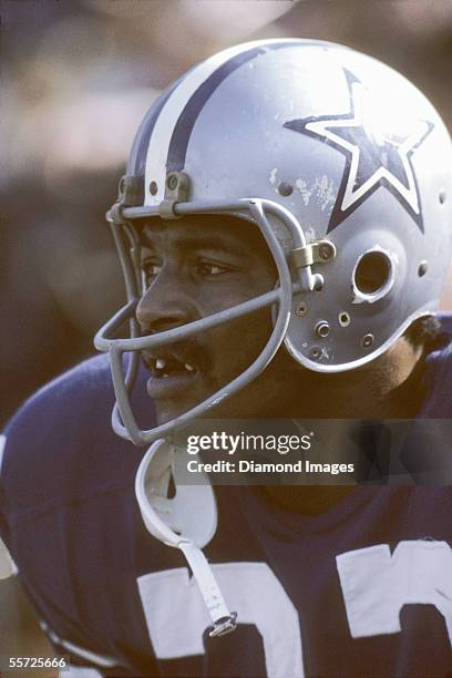 Runningback Duane Thomas, of the Dallas Cowboys, on the sidelines during Super Bowl V on January 17, 1971 against the Baltimore Colts at the Orange...