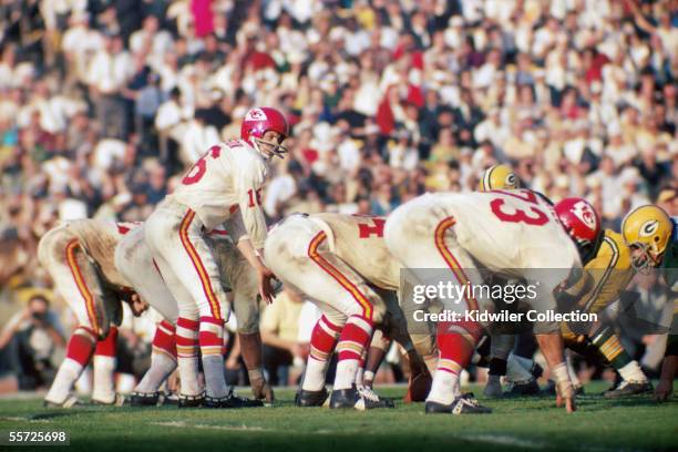 Quarterback Len Dawson, of the Kansas City Chiefs, calls out the signals at the line of scrimmage during Super Bowl I on January 15, 1967 against the...