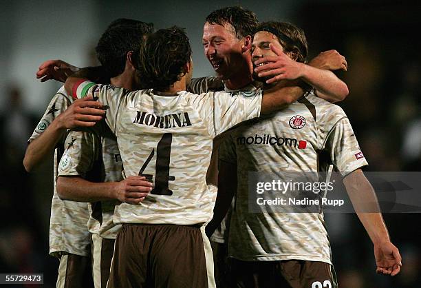 Players of Pauli celebrate Thomas Meggle scoring a goal during the Third Bundesliga match between FC St. Pauli and Preussen Munster at the Millerntor...