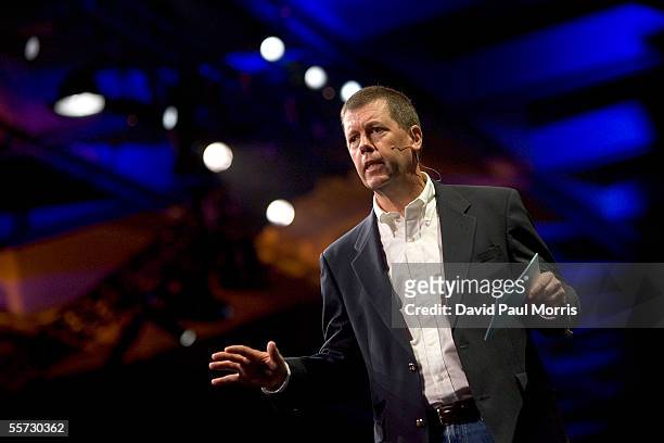 Scott McNealy, Chairman and CEO of Sun Microsystems delivers a keynote speech at the Oracle Open World 2005 conference at the Moscone Center on...