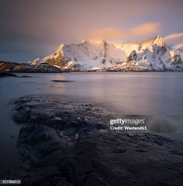 norway, lofoten, view to sakrisoy at sunrise - moskenesoya stock pictures, royalty-free photos & images