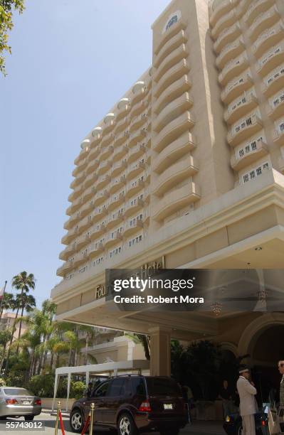 Exterior view of the main entrance into the Four Seasons Hotel, Beverly Hills, California, June 1, 2002. A uniformed valet is visible at the lower...