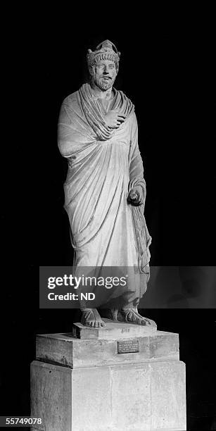 Statue of the Roman emperor Julian said the Apostate . Marble. Paris, musee de Cluny.