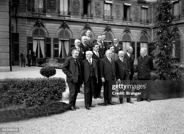 Raymond Poincare's 4th cabinet. The great ministry of National union. From left to right : Aristide Briand, Raymond Poincare, the president Gaston...