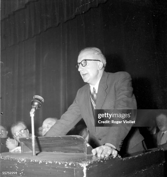 Paul Eluard , French poet, at the congress of the Intellectuals. Paris, November 23, 1948.