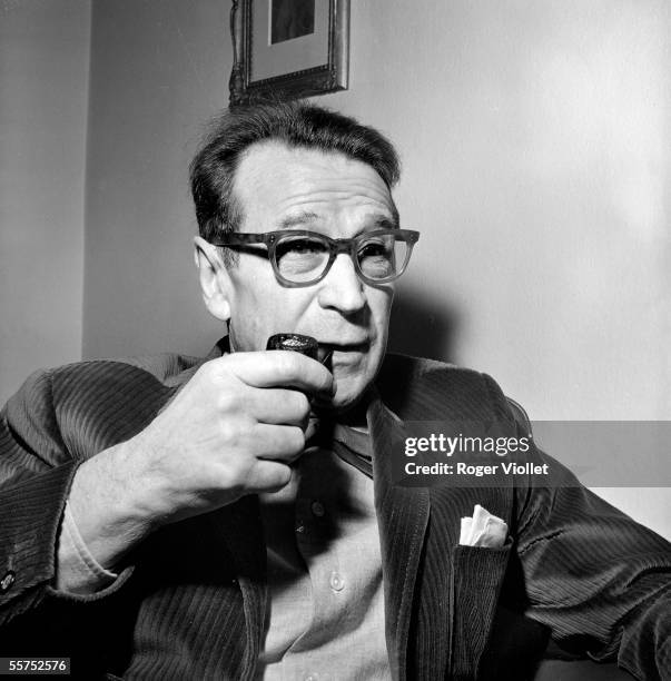 Georges Simenon , Belgian writer. Echandens , in December 1963. RV-727968.