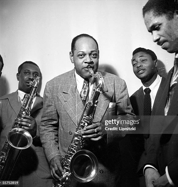 Coleman Hawkins , saxophonist tenor of American jazz, in concert. Paris, May, 1948. LIP-2433-008.