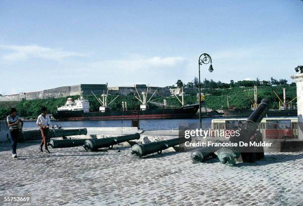 Havana . Fortress of San Carlos de la Cabana and the port. On 1988. FDM-98-7.