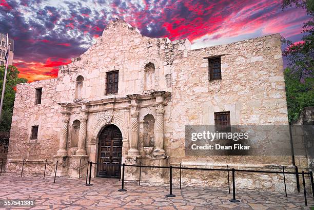 the alamo, san antonio, tx - texas church stock pictures, royalty-free photos & images