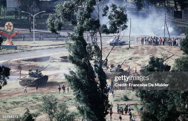 Fall of Addis Ababa . Taken of the Palace of the Government. Russian tanks of the F.D.R.P.E. . On 1991. FDM-267-2.