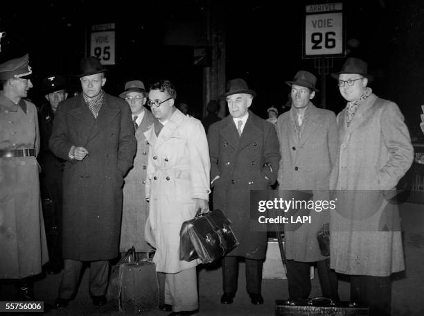 War 1939-1945. Return of Germany of the writers francais. From left to right: lieutenant Gehrard Heller, Pierre Drieu La La Rochelle, Georg Rabuse,...