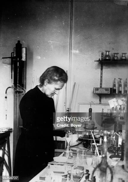 Marie Curie , physicist and French chemist in her laboratory. BOY-25141.