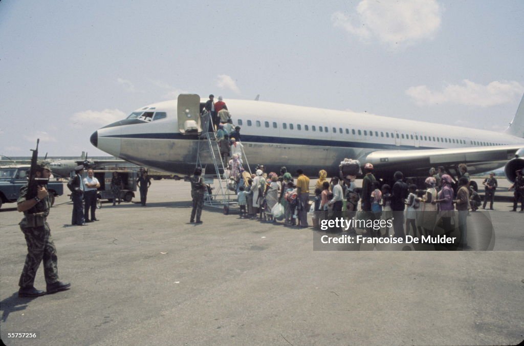 Independence of Angola. Evacuation of civilians by