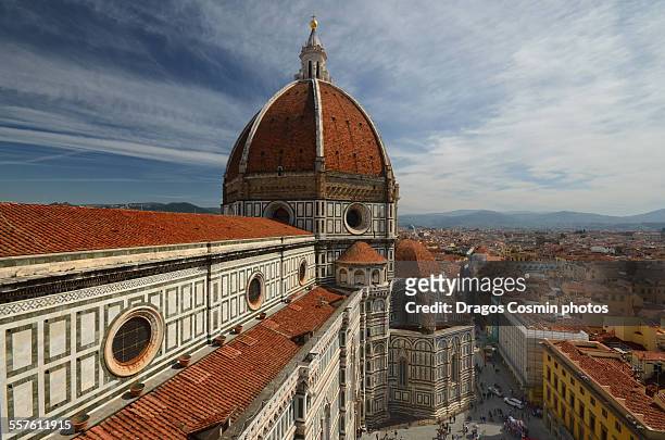 view of the cathedral santa maria del fiore - duomo di firenze stock pictures, royalty-free photos & images
