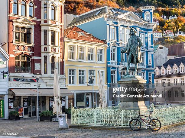 holberg statue in bergen - 卑爾根 個照片及圖片檔