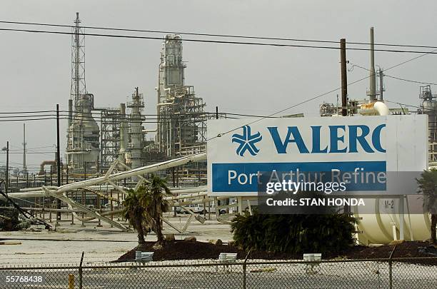 Three Rivers Refinery Valero Refinery Photos and Premium High Res Pictures - Getty Images