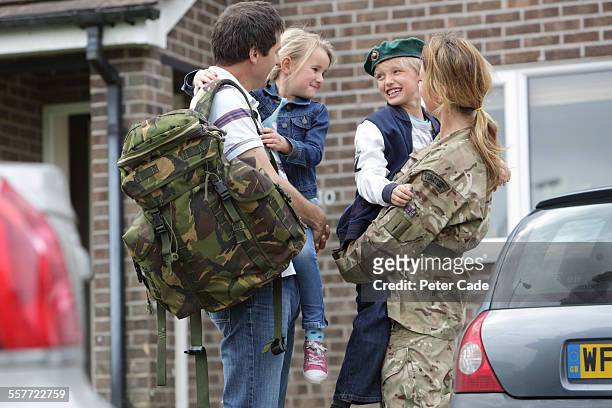 military woman returning home, family - military stock pictures, royalty-free photos & images