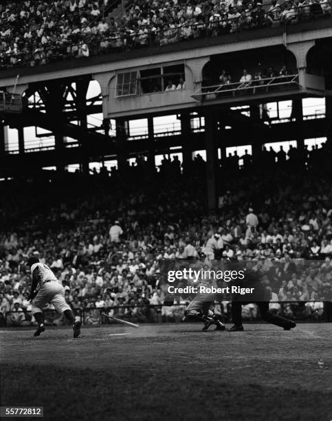 First Base Line Crowd First Jackie Robinson Photos and Premium High Res Pictures - Getty Images