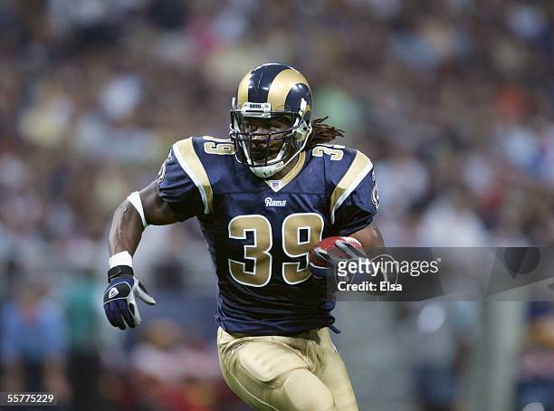 Running back Steven Jackson of the St. Louis Rams carries the ball against the Tennessee Titans during the game on September 25, 2005 at the Edward...