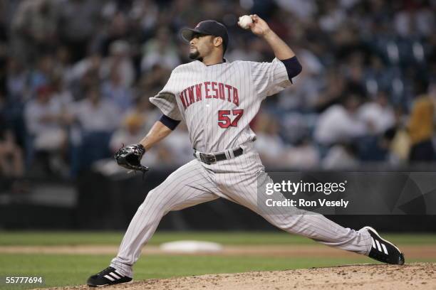 Johan Santana of the Minnesota Twins pitches during the game against the Chicago White Sox at U.S. Cellular Field on August 17, 2005 in Chicago,...