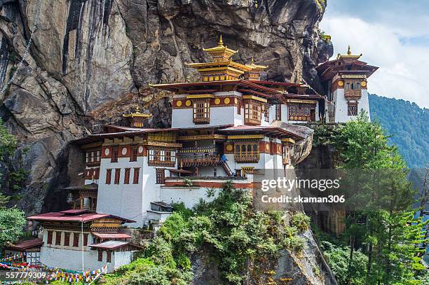 taktsang monastery at paro - taktsang monastery stock pictures, royalty-free photos & images