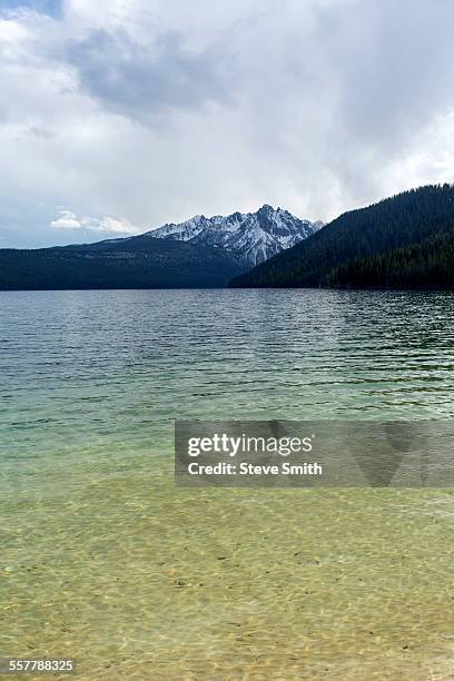 pristine mountain and lake shallows - redfish lake stock pictures, royalty-free photos & images