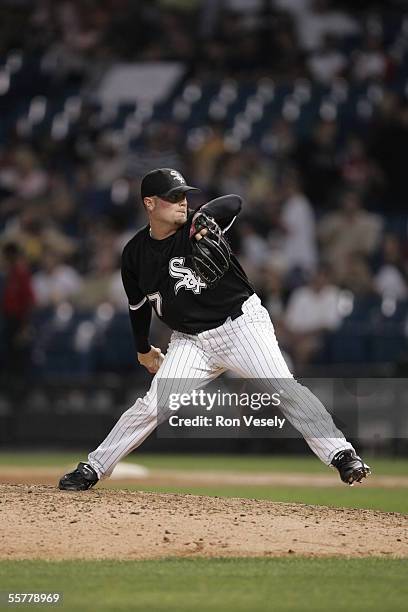 Jon Adkins of the Chicago White Sox pitches during the game against the Minnesota Twins at U.S. Cellular Field on August 17, 2005 in Chicago,...