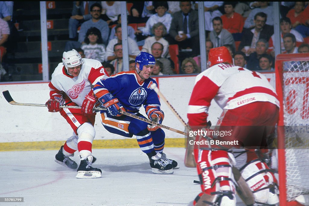 Alex Messier Canadian hockey player Mark Messier of the Edmonton Oilers looks for ...