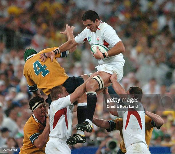 Captain Martin Johnson takes lineout ball during Englands 2017 win over Australia in extra time in the Rugby World Cup 2003 final at the Sydney...