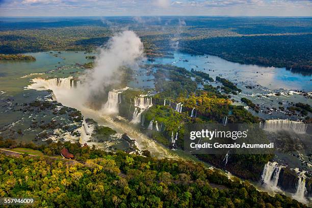 aerial view of iguazu falls - cataratas del iguazú fotografías e imágenes de stock
