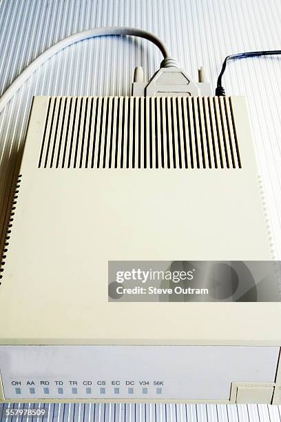 old dial up internet modem - modem imagens e fotografias de stock