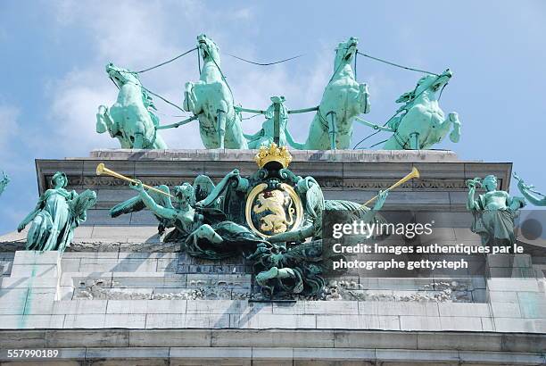 the bronze quadriga - quadriga statue brandenburg gate stock pictures, royalty-free photos & images